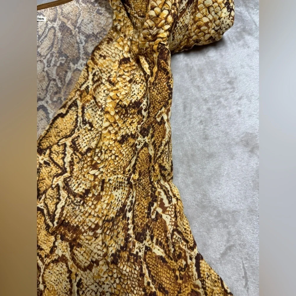 Reformation Eliana Boa Snakeskin Animal Print V Neck Button Front Blouse Small